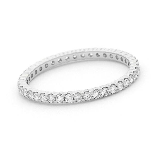 Brilliant cut diamond claw set full circle wedding ring