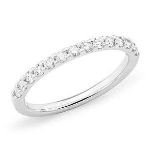 Brilliant cut diamond wedding ring