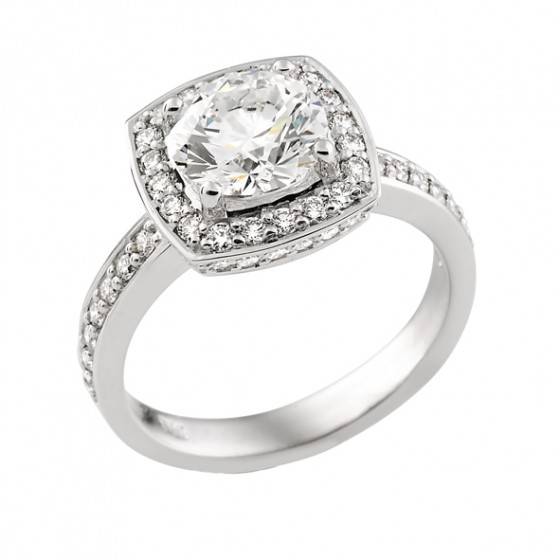 Brilliant cut diamond halo ring