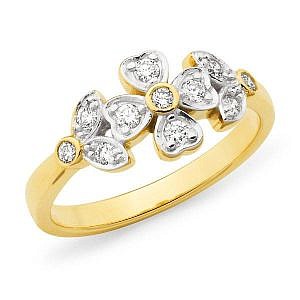 Brilliant cut diamond flower design ring